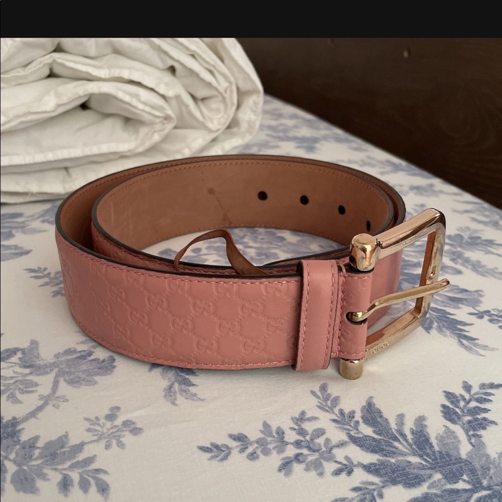 Pink Gucci belt